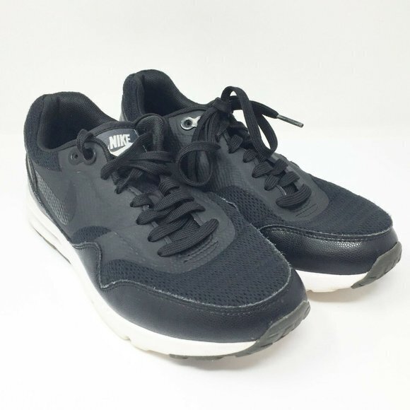 Nike Air Max 1 Ultra Essentials Black Running Shoe Womens‎ Size 6.5 Athle… - Picture 1 of 8